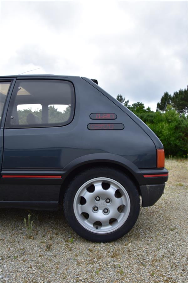 205 GTI ...