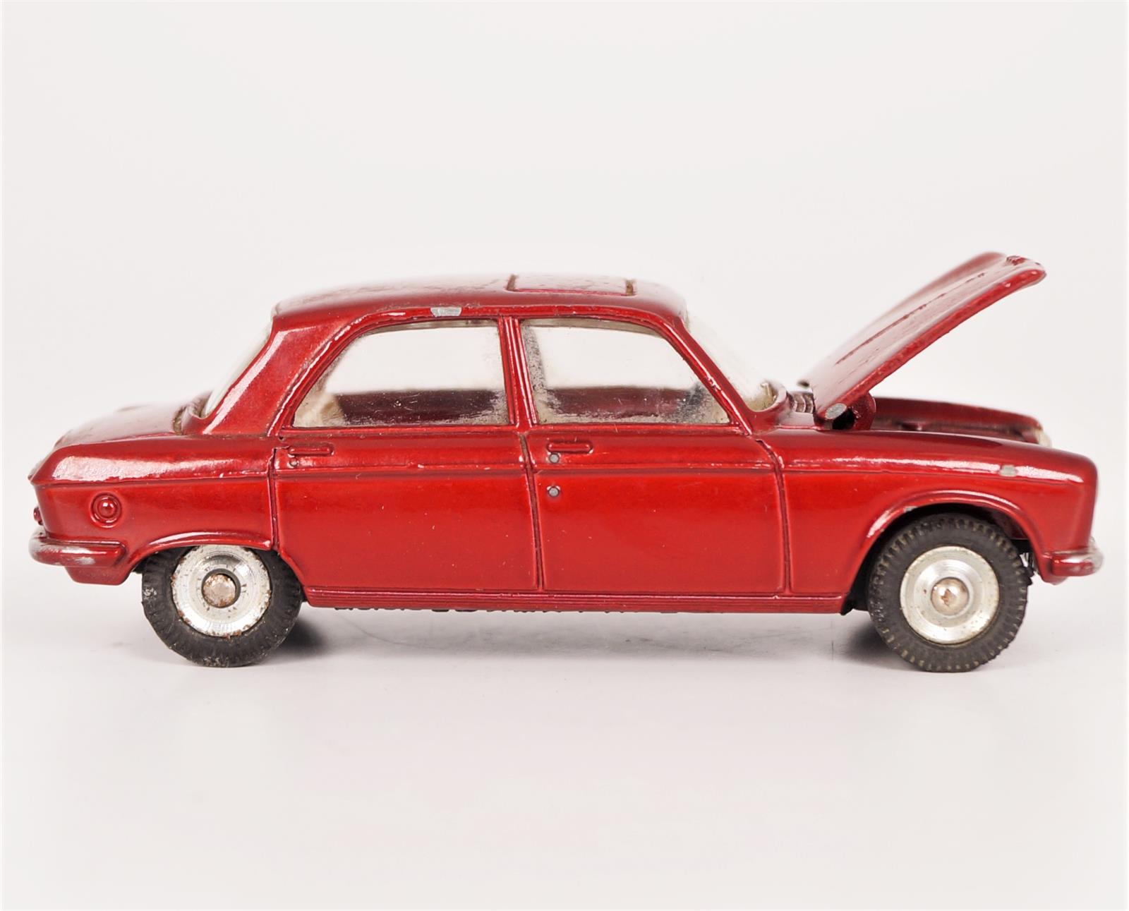 Dinky Toys made in Spain n° 510 Peugeot 204 1/43 en boite