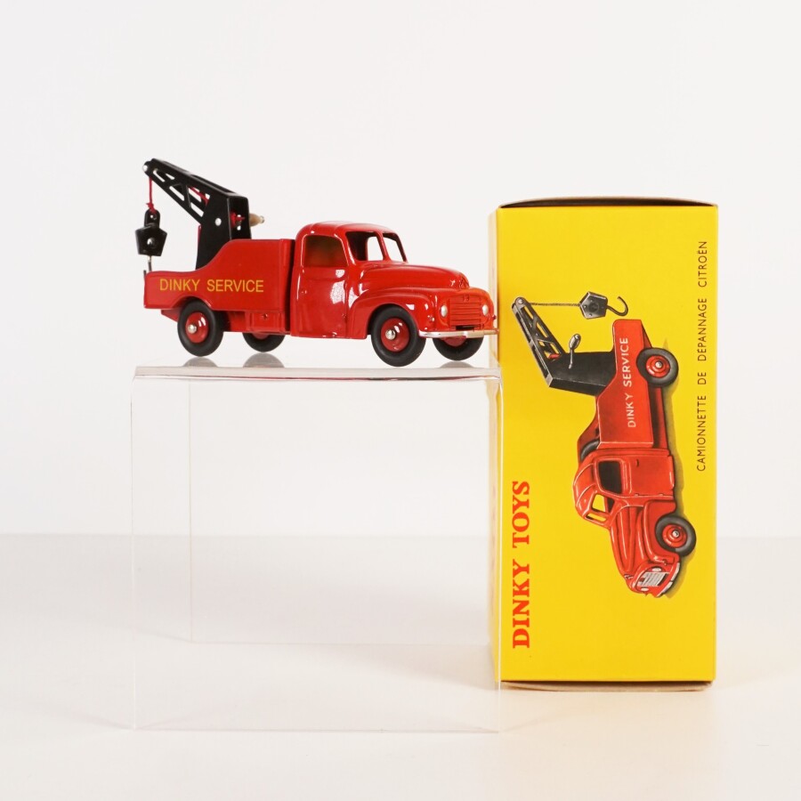 DINKY TOYS : Camionnette de dépannage Citroën 23, réf. 35A couleur rouge,  édition A