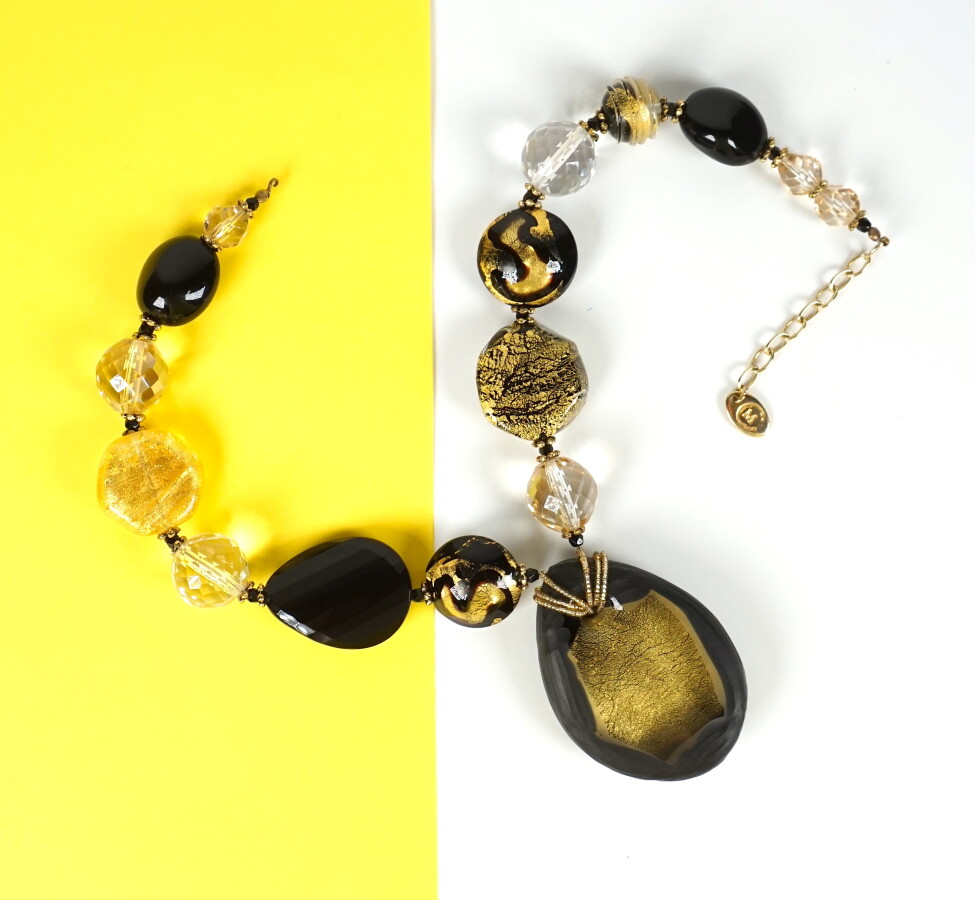Manuela ZANVETTORI : Collier en perles de verre de Murano | Barnebys